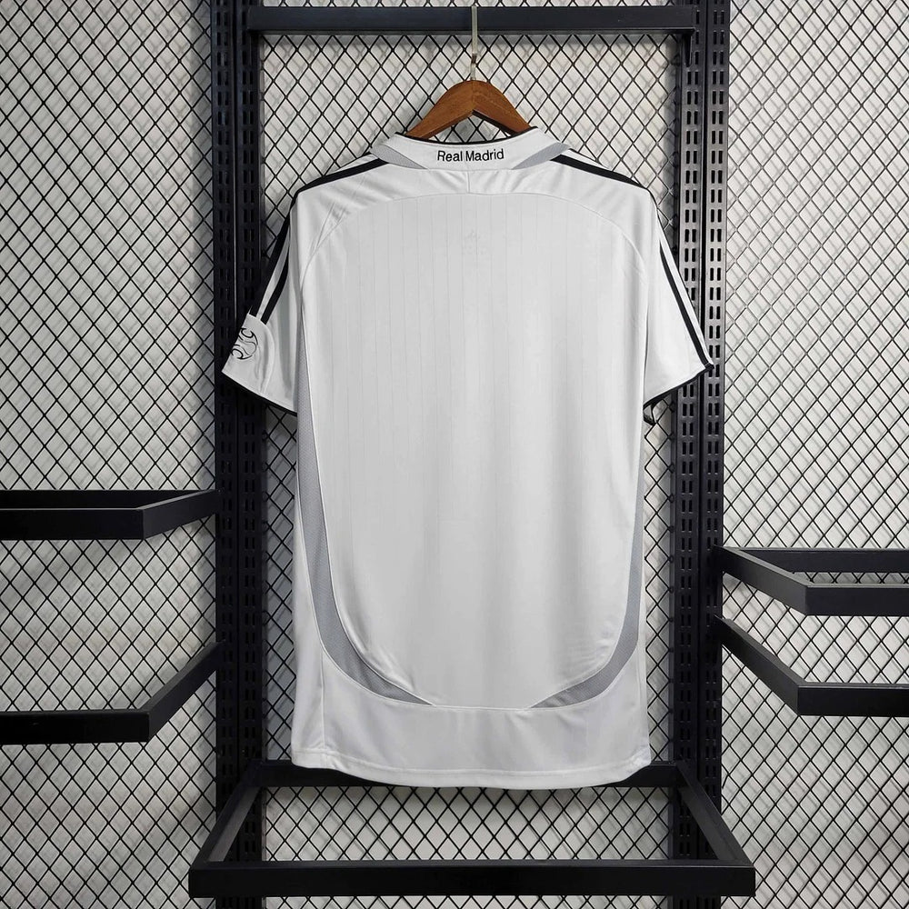 Retro Real Madrid 2006-2007 home image 2
