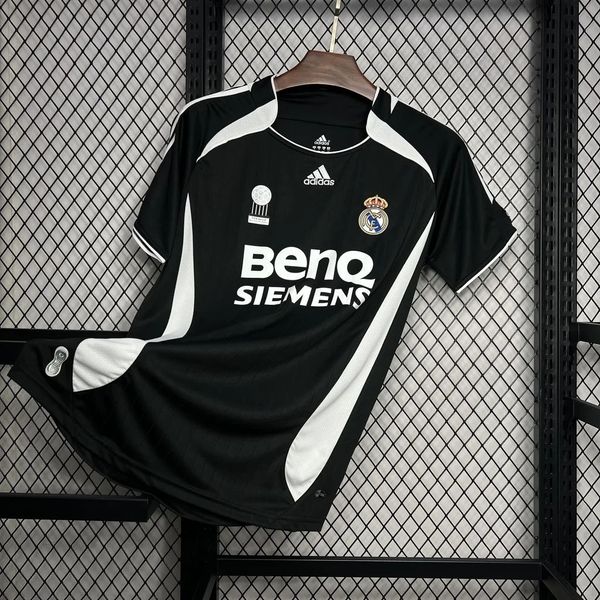 Retro Real Madrid 2006-2007 second away image 3