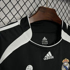 Retro Real Madrid 2006-2007 second away image 5