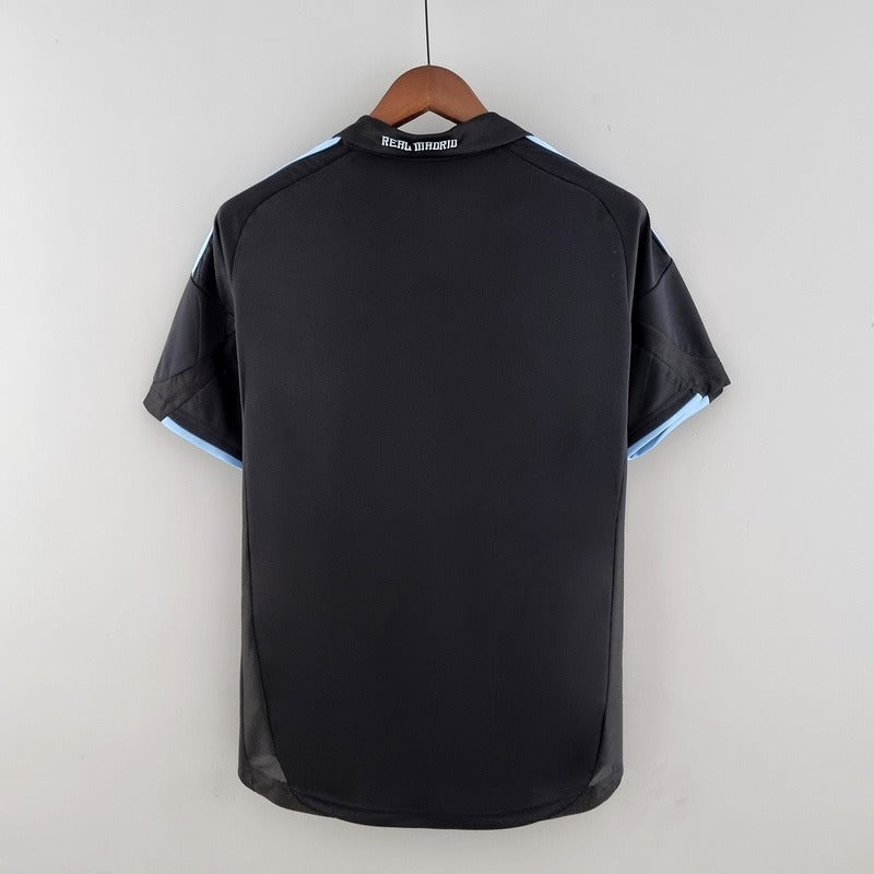 Retro Real Madrid 2009-2010 away image 3