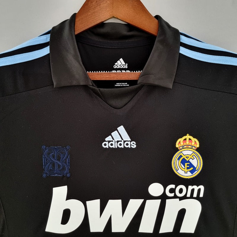 Retro Real Madrid 2009-2010 away image 4