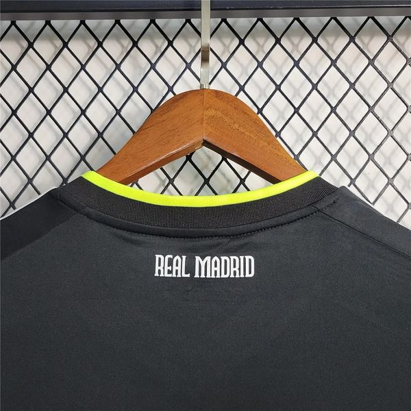 Retro Real Madrid 2010-2011 away image 4