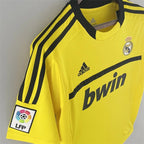 Retro Real Madrid 2011-2012 Goalkeeper image 5