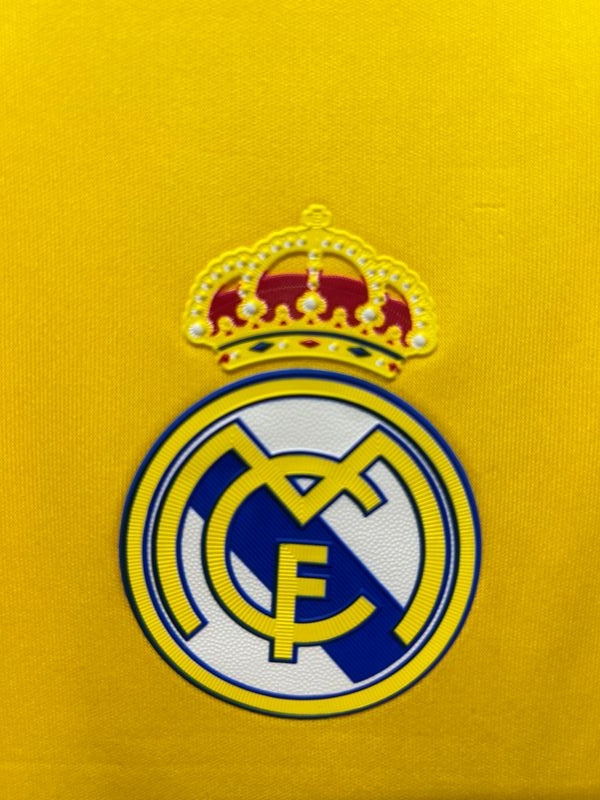 Retro Real Madrid 2011-2012 Goalkeeper image 9