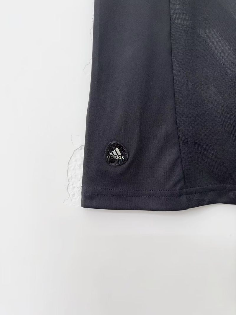 Retro Real Madrid 2011-2012 away image 6