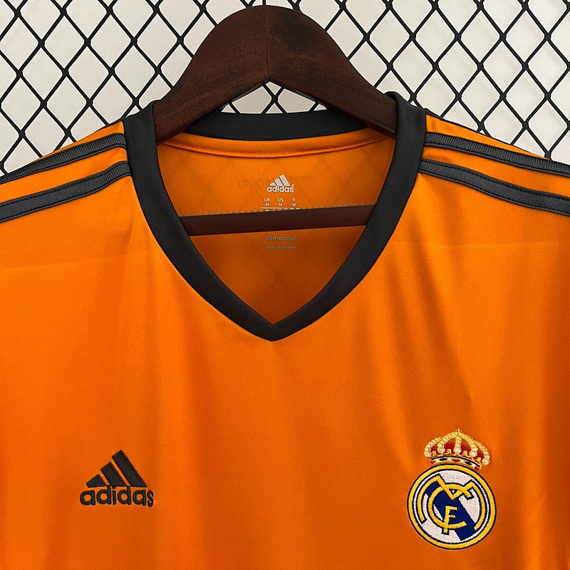 Retro Real Madrid 2013-2014 away image 3