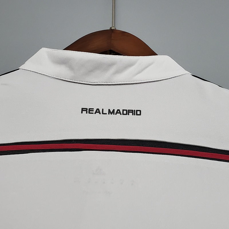 Retro Real Madrid 2014-2015 home image 4