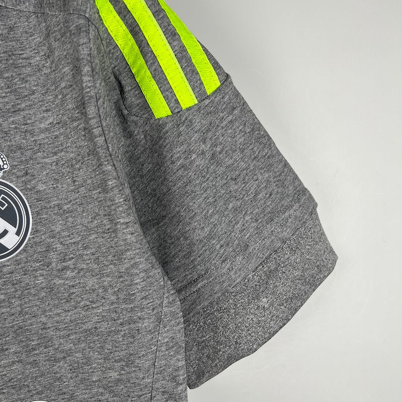 Retro Real Madrid 2015-2016 away image 8