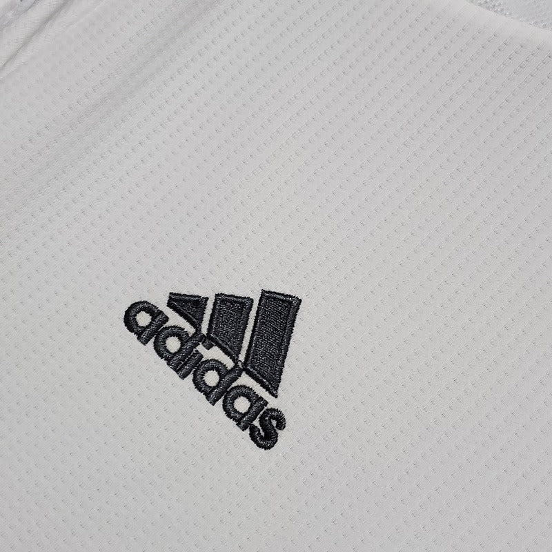 Retro Real Madrid 2015-2016 home image 7