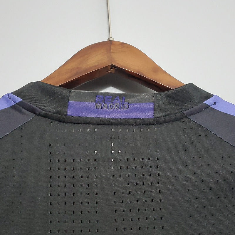 Retro Real Madrid 2015-2016 second away image 4