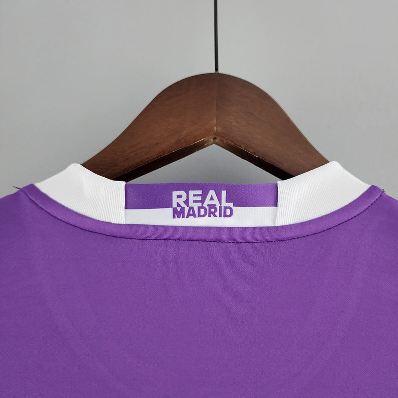 Retro Real Madrid 2016-2017 away image 4