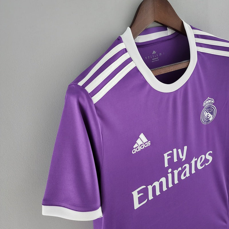 Retro Real Madrid 2016-2017 away image 5