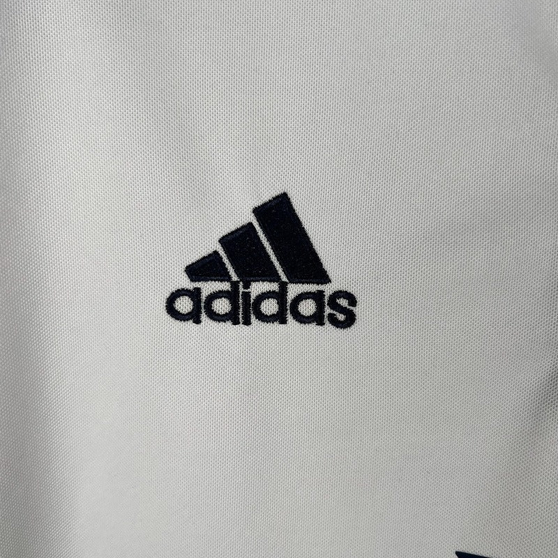 Retro Real Madrid 2016-2017 home image 7