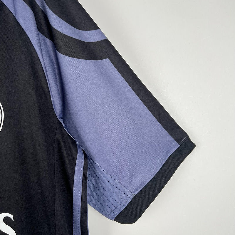 Retro Real Madrid 2016-2017 second away image 6
