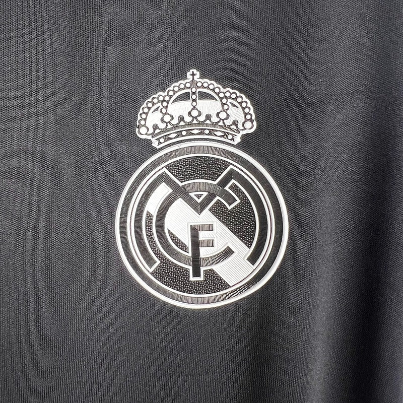 Retro Real Madrid 2016-2017 second away image 7