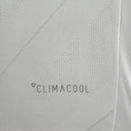 Retro Real Madrid 2017-2018 home image 8