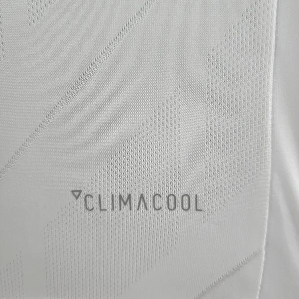 Retro Real Madrid 2017-2018 home image 8
