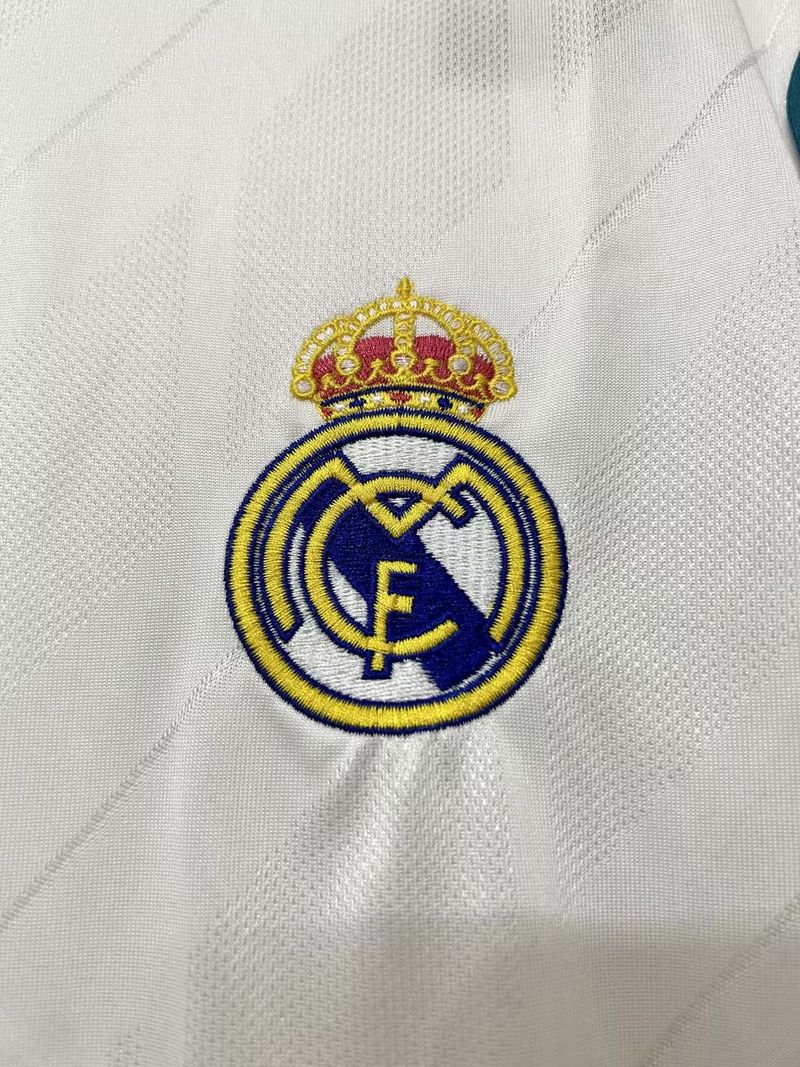 Retro Real Madrid 2017-2018 home Long Sleeve image 7