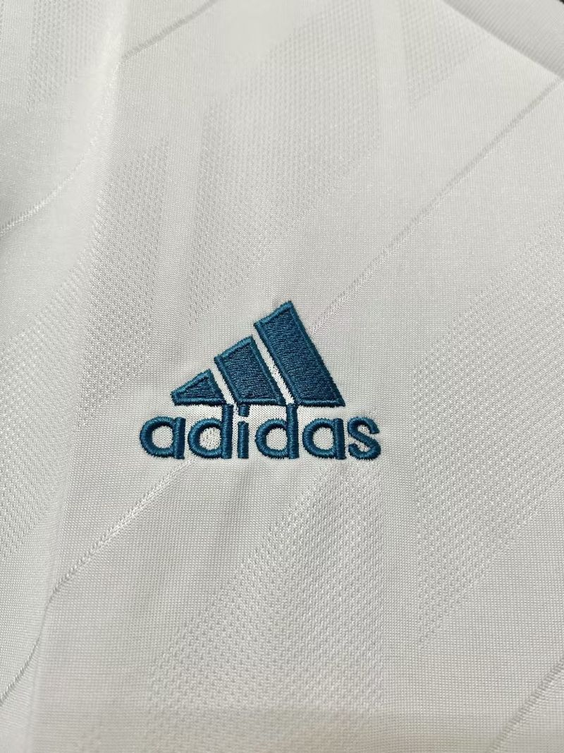 Retro Real Madrid 2017-2018 home Long Sleeve image 8