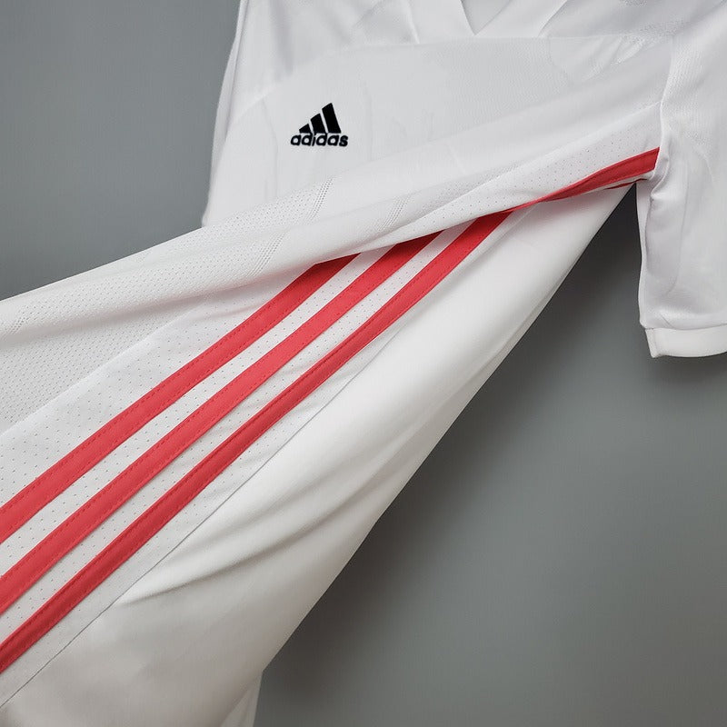 Retro Real Madrid 2020-2021 home image 8