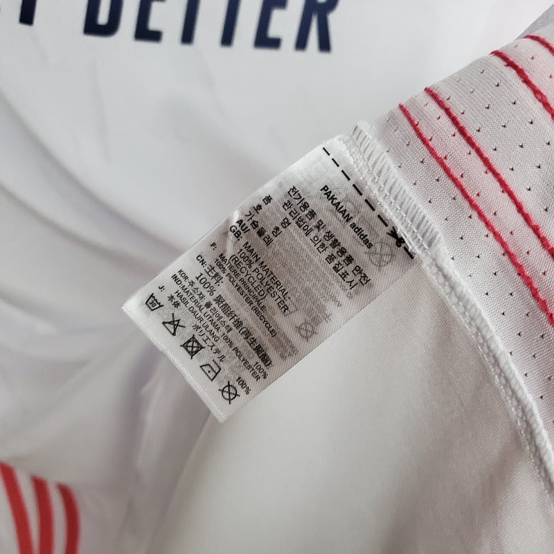 Retro Real Madrid 2020-2021 home image 9