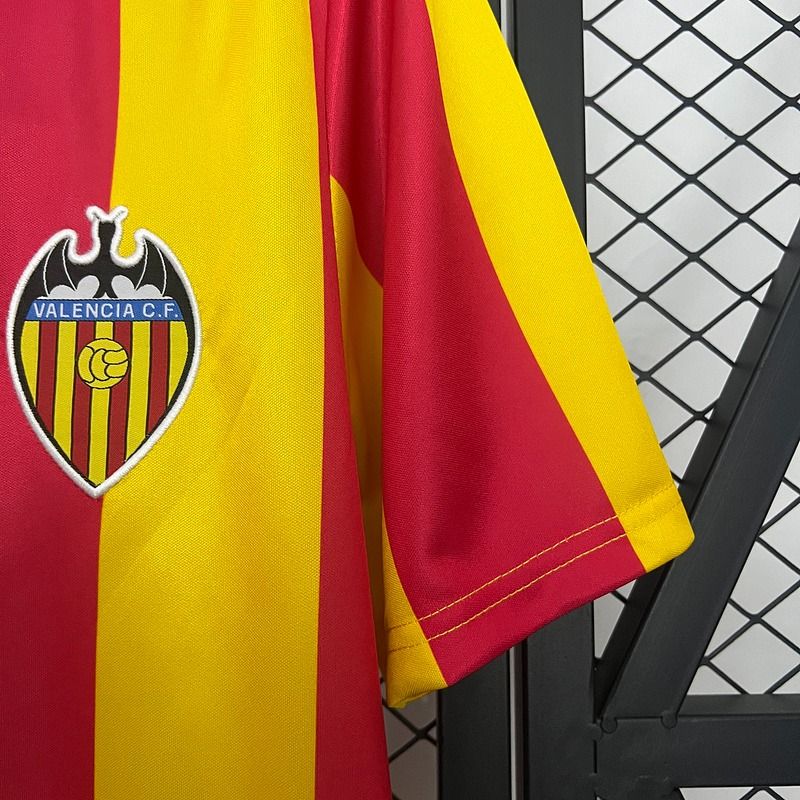 Retro Valencia CF 1980-1982 home image 6