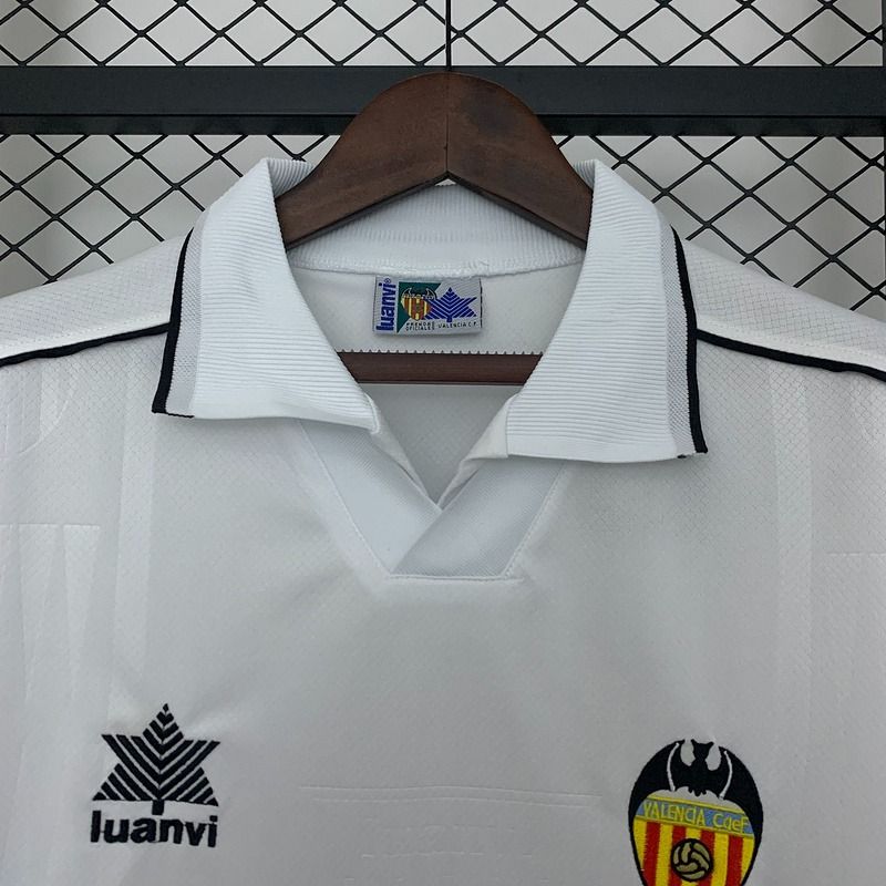 Retro Valencia CF 1996-1997 home image 3