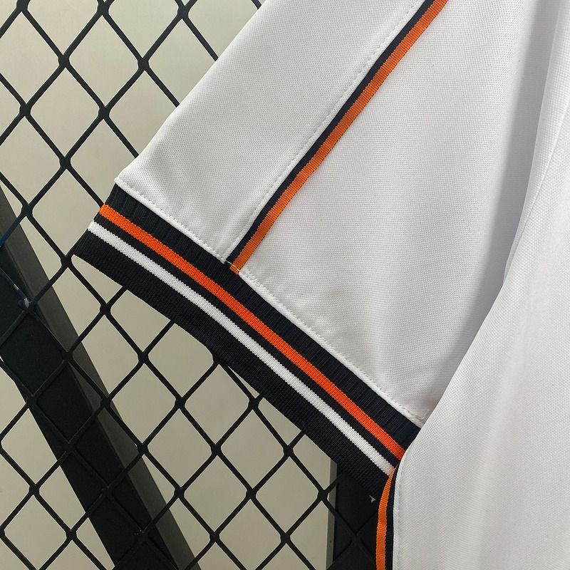 Retro Valencia CF 1999-2000 home image 5