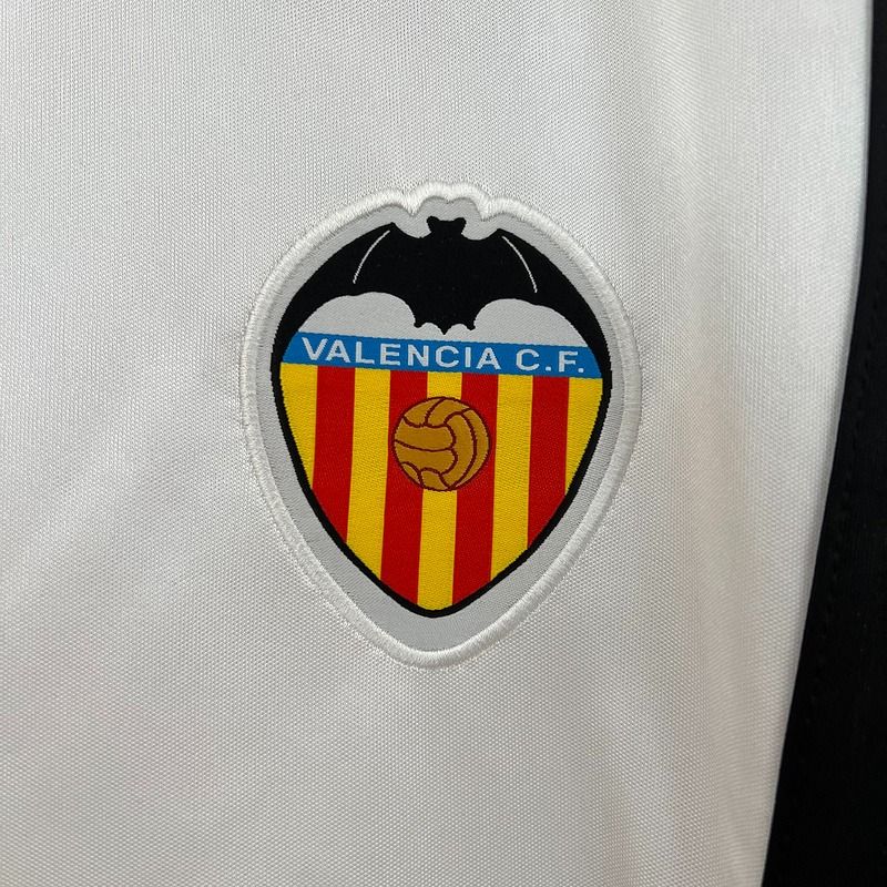 Retro Valencia CF 2000-2001 home image 7