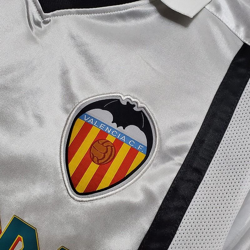 Retro Valencia CF 2001 home image 9