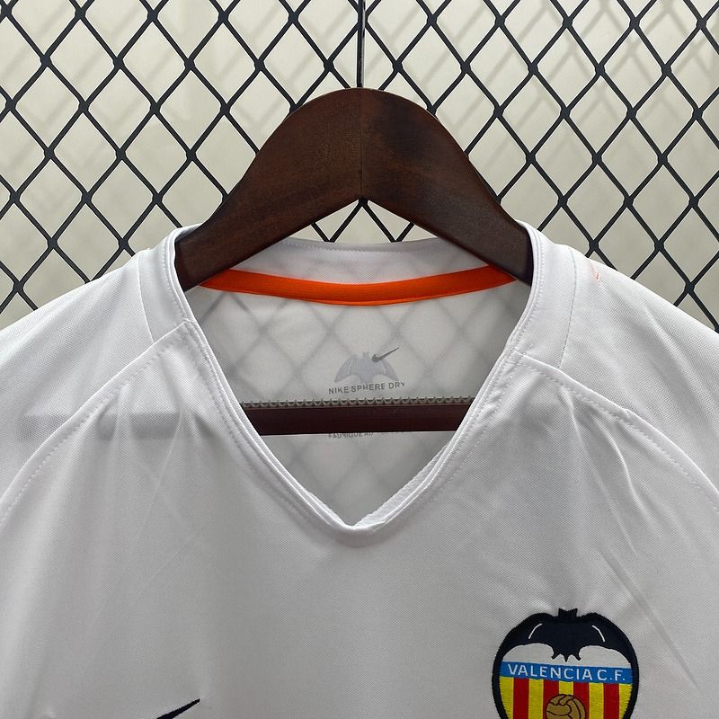 Retro Valencia CF 2006-2007 home image 3
