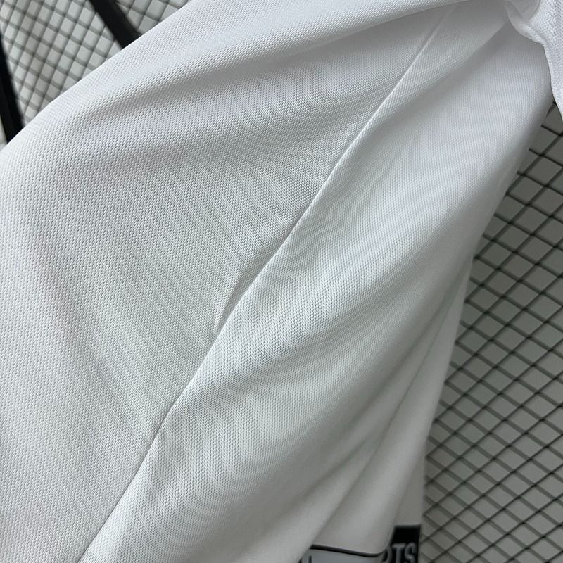 Retro Valencia CF 2018-2019 home image 6