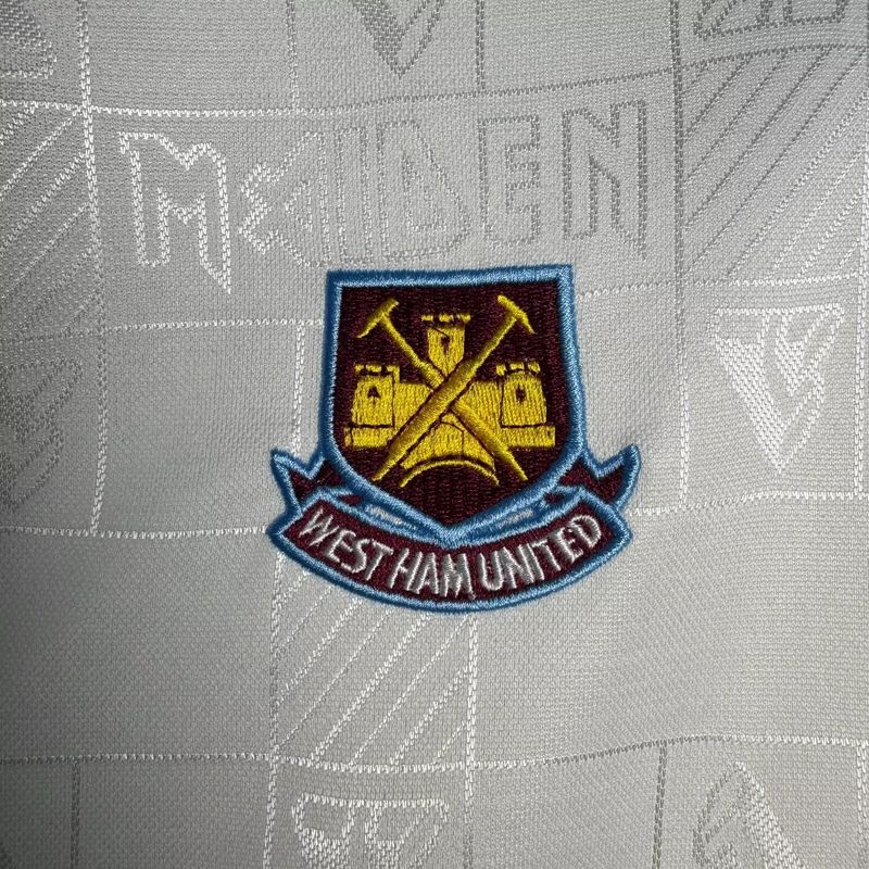 Retro West Ham United 1999 away image 9