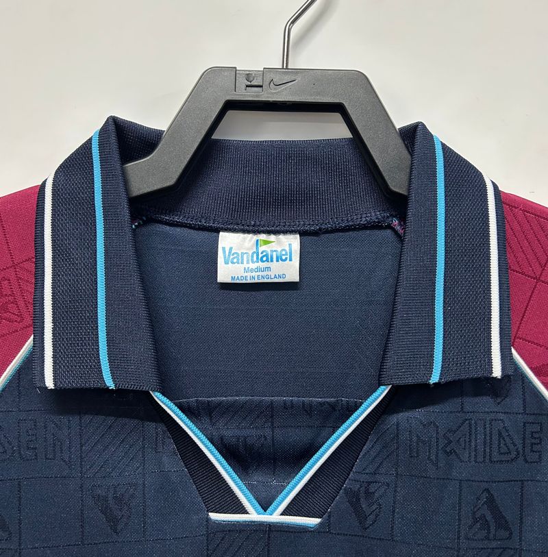 Retro West Ham United 1999 home image 3