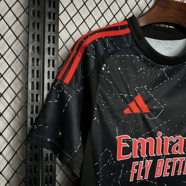 SL Benfica 2024-2025 away image 5