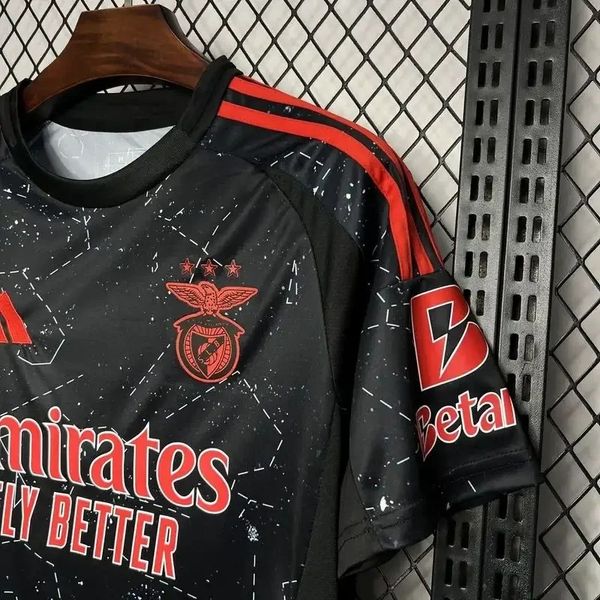 SL Benfica 2024-2025 away image 6