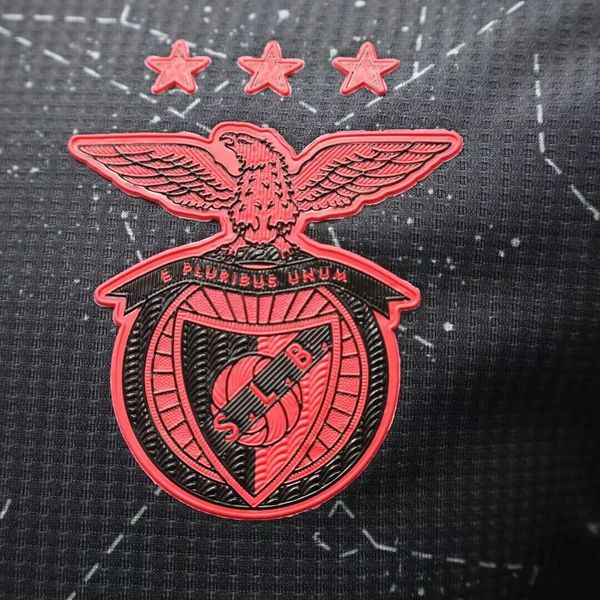 SL Benfica 2024-2025 away player image 7