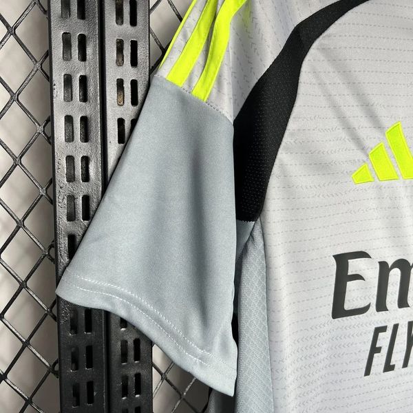 SL Benfica 2024-2025 second away image 6