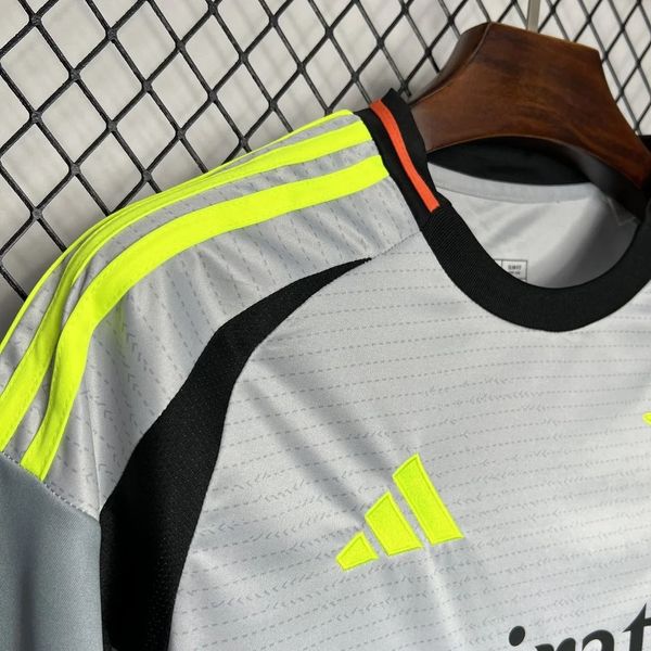 SL Benfica 2024-2025 second away image 7