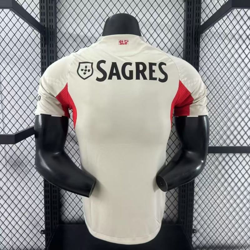 SL Benfica 2025-2026 away player image 2