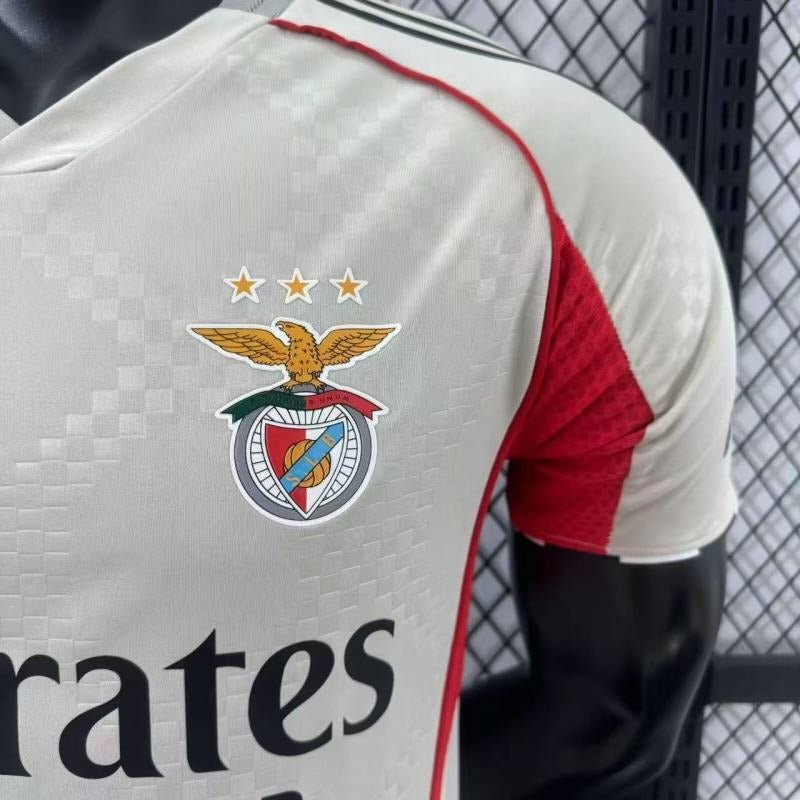 SL Benfica 2025-2026 away player image 5