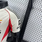 SL Benfica 2025-2026 away player image 7