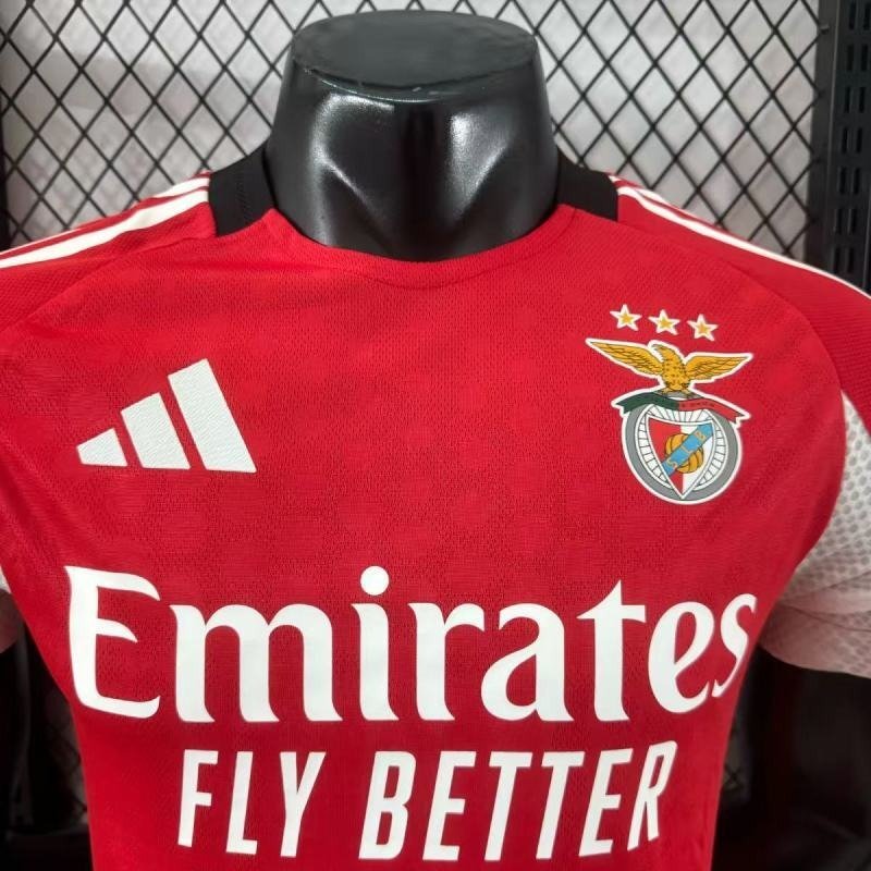 SL Benfica 2025-2026 home player image 4