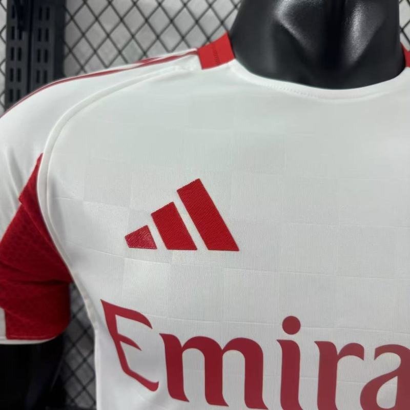 SL Benfica 2025-2026 second away player image 5