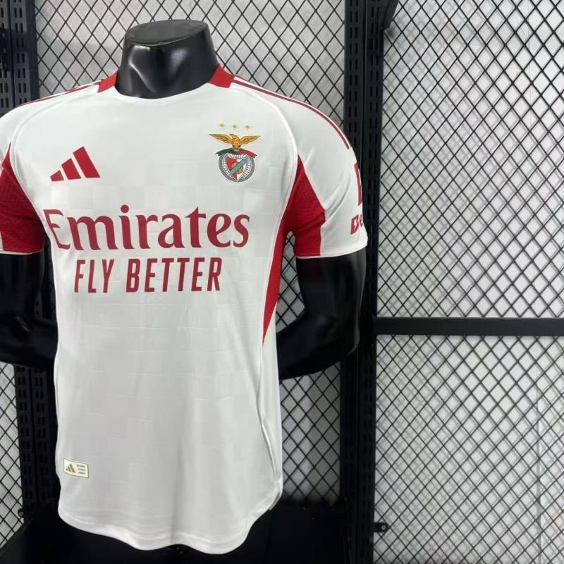 SL Benfica 2025-2026 second away player image 8