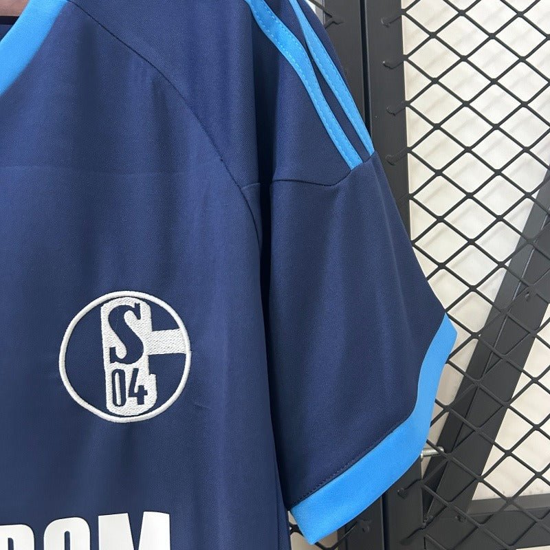 Schalke 04 2010-2011 away image 6