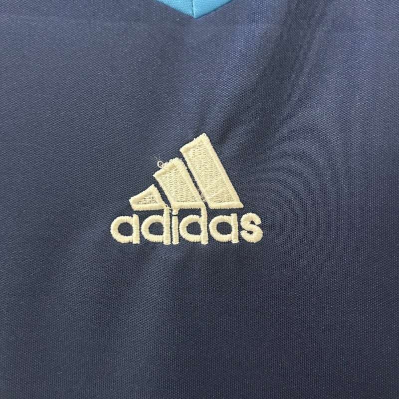 Schalke 04 2010-2011 away image 8