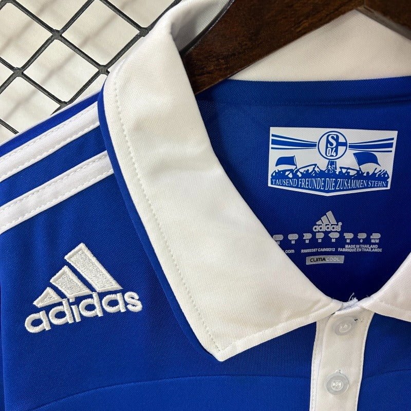 Schalke 04 2010-2011 home image 4