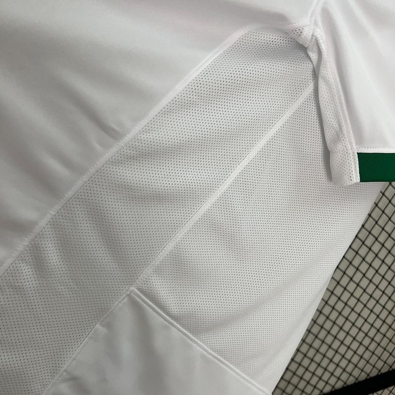 Sporting Lisbon 2024-2025 away image 8