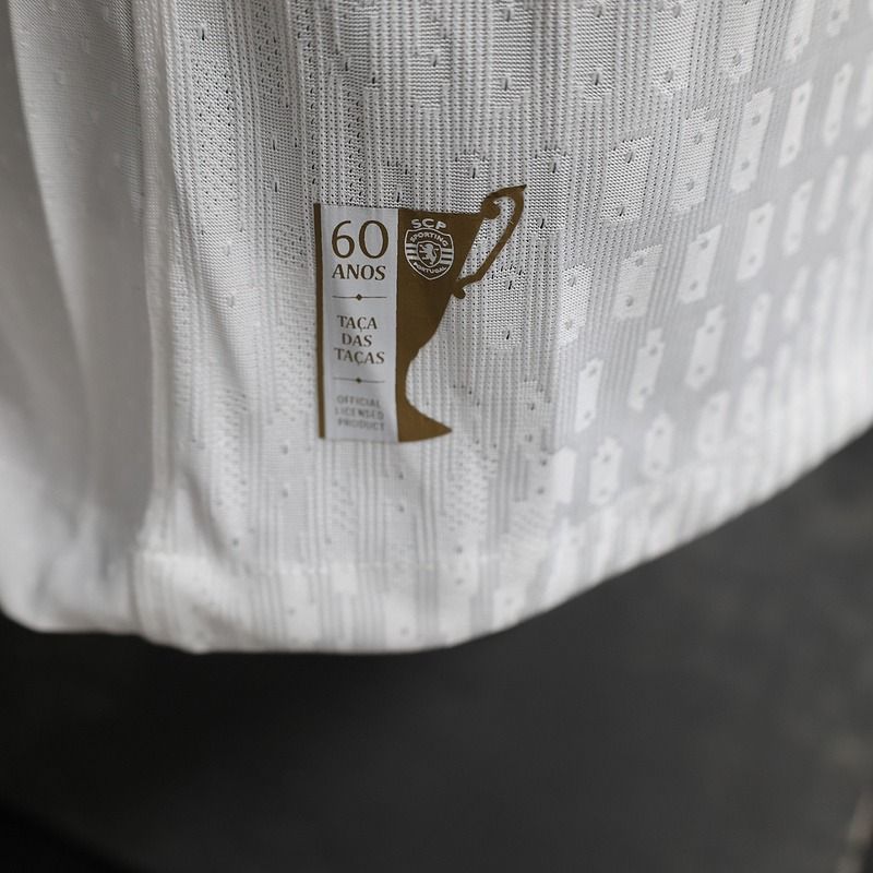 Sporting Lisbon 2024-2025 away player image 8